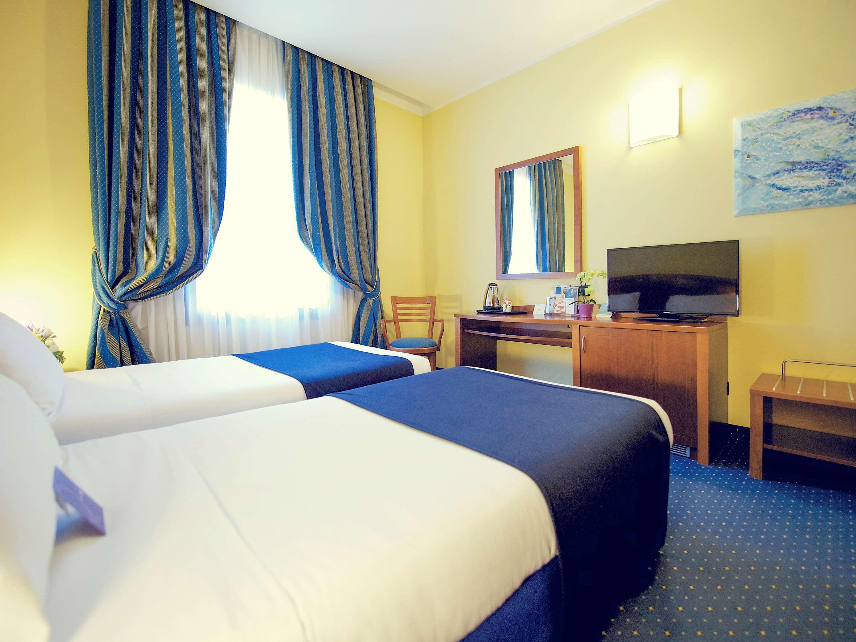 Mercure Genova San Biagio Esterno foto