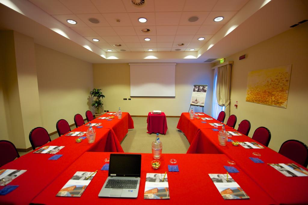 Mercure Genova San Biagio Esterno foto