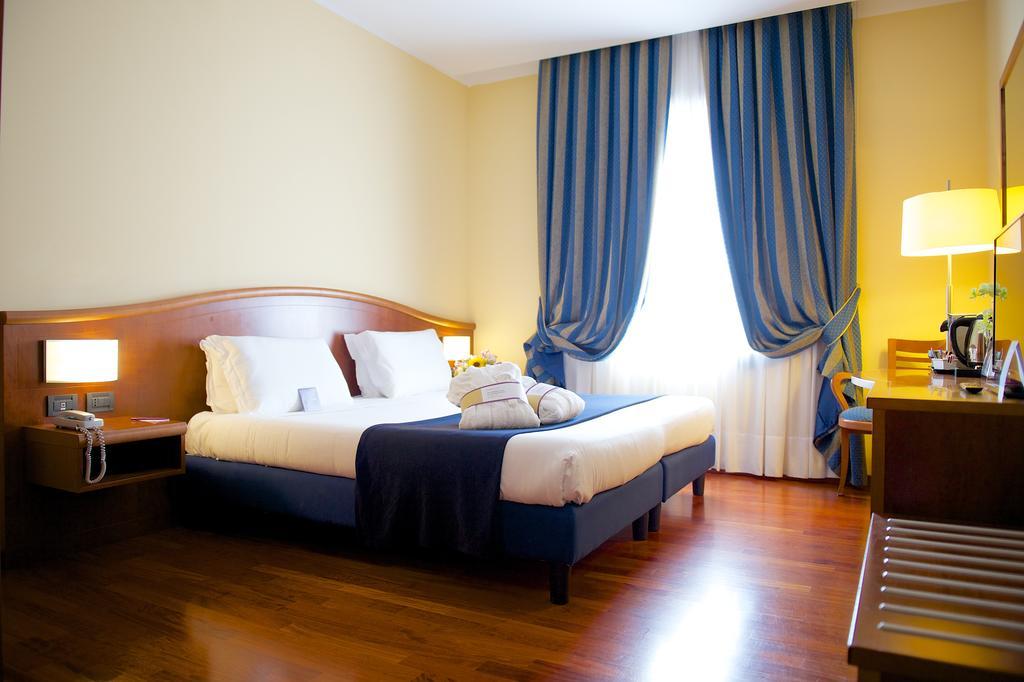 Mercure Genova San Biagio Esterno foto
