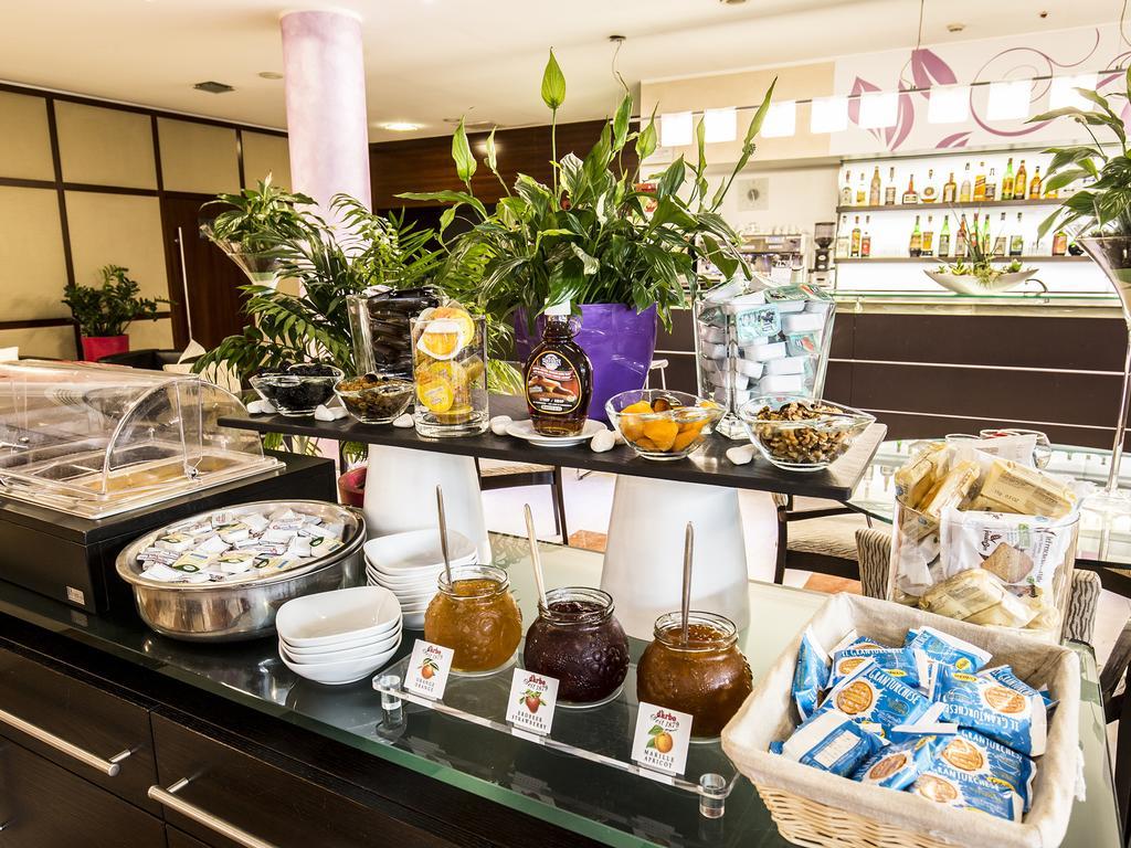 Mercure Genova San Biagio Esterno foto